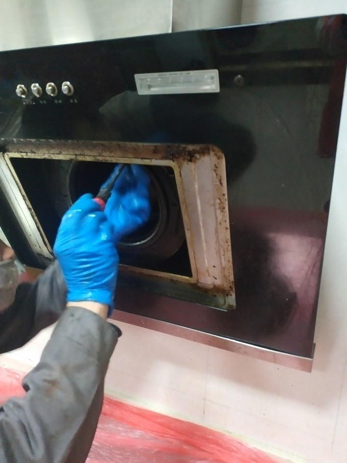 师傅上门清洗油烟机要多久,师傅上门清洗油烟机不用机器吗