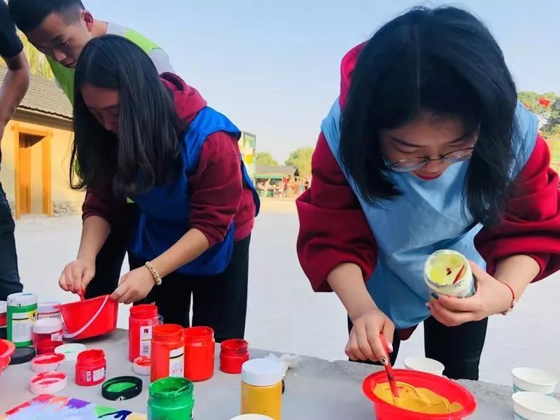 团建拓展努力奔跑继续前行,团建火力全开