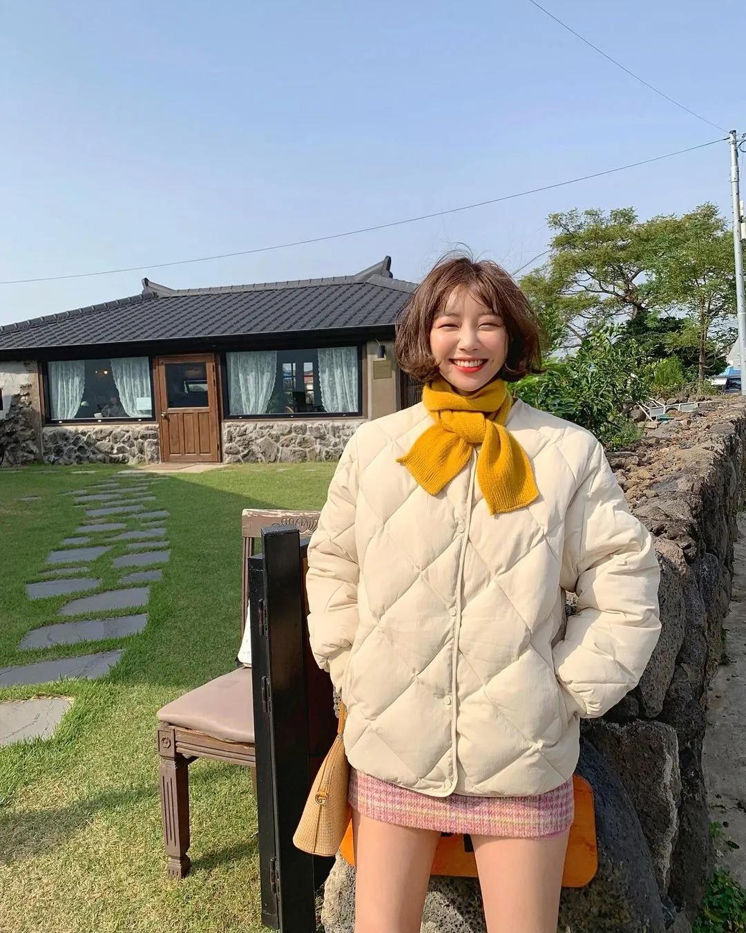 冬款大衣搭配连帽毛衣,大衣内搭毛衣裙冬中长款