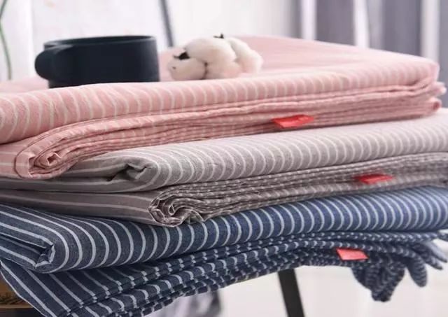 床单被子老有灰尘,被子床单脏了