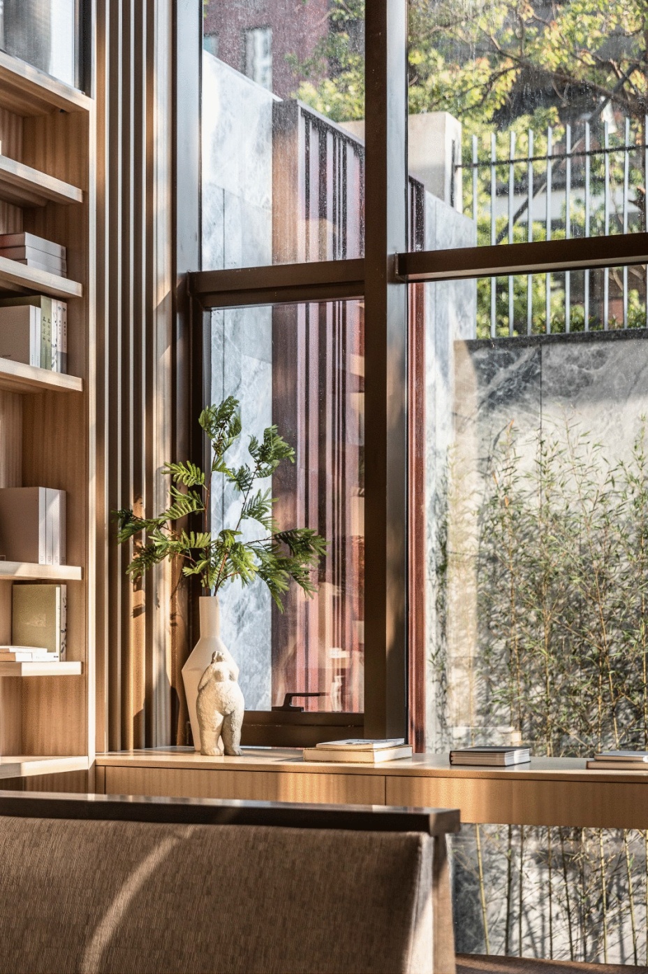 简于形奢侈于心,简于形奢于心什么意思