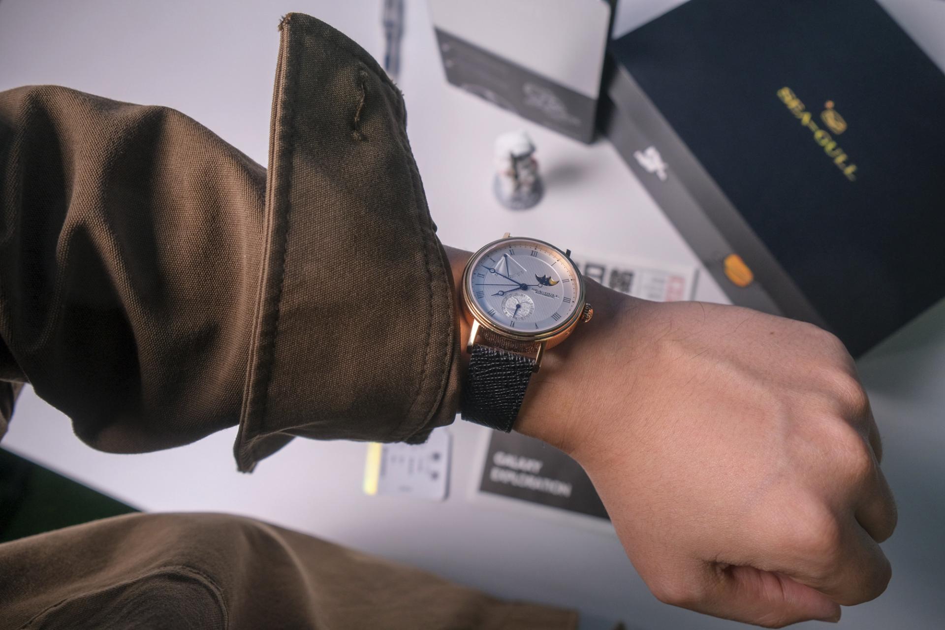 海鸥月相文创礼盒龙年,海鸥月相腕表文创礼盒