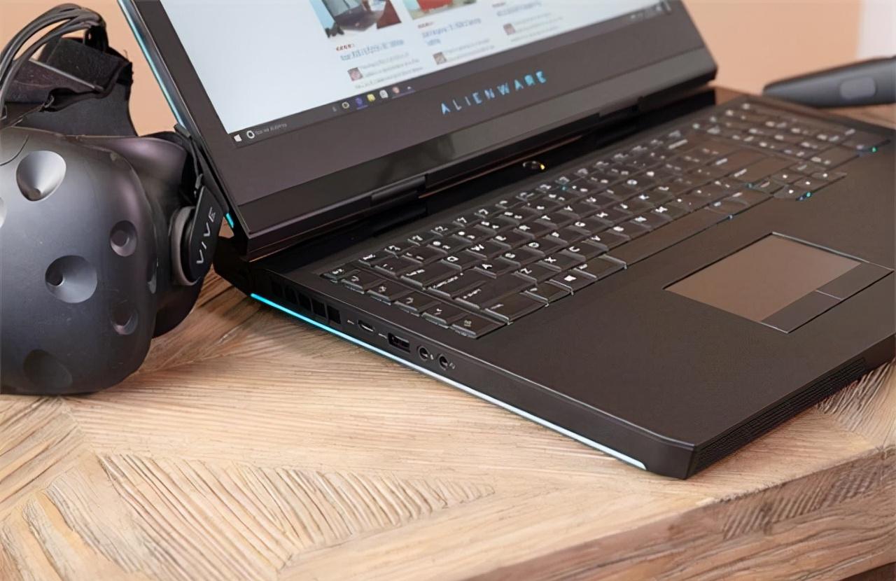 alienware17r4一共几个固态接口,alienware17