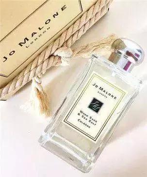 从少女到*女熟**，一定要拥有的几款香水