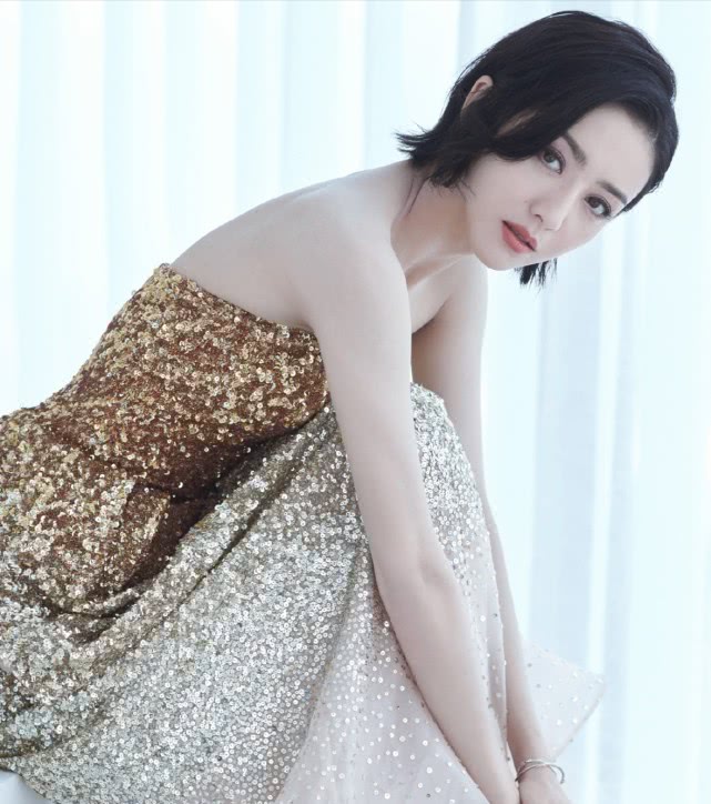 佟丽娅黑色长裙造型,佟丽娅红裙穿搭