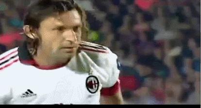 当c罗看到梅西惊人表现,对c罗和梅西的截然不同评价