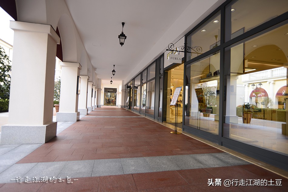 上海佛罗伦萨小镇，奥特莱斯世界名品购物中心，中国奢侈品领导者