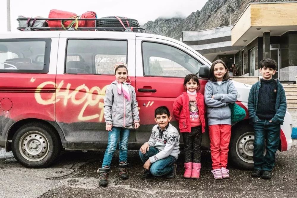 95后开着五菱环游世界,95后开面包车环游世界