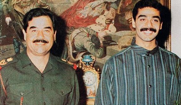 活人喂狮子，沥青路上练足球，萨达姆长子的残暴青出于蓝