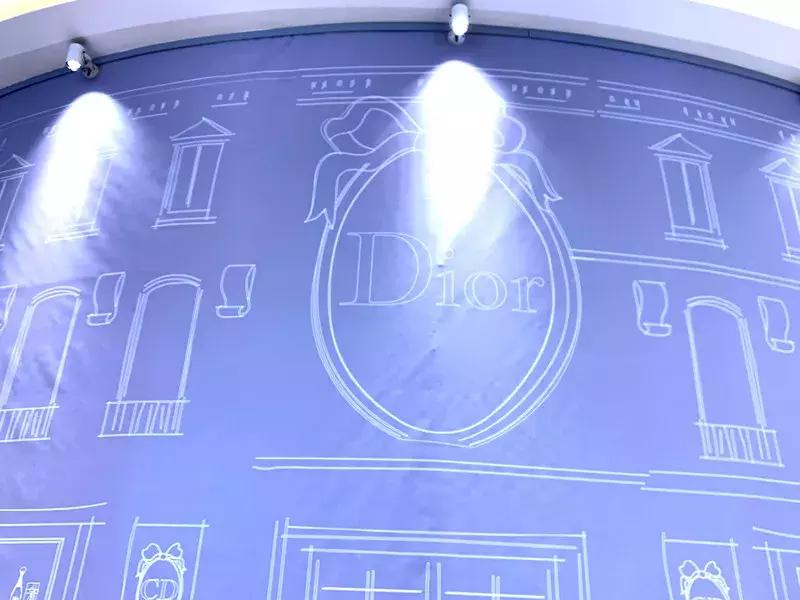 西安北郊比较平民的商场,吹爆店铺