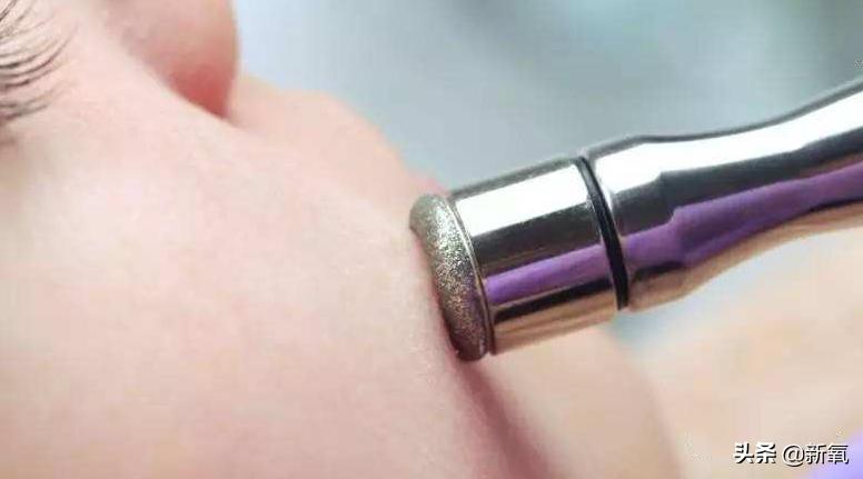 自嘲整容,承认整容七年的姐姐