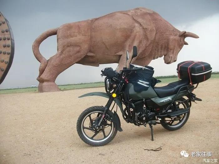 骑摩托车去旅行,拉着摩托车去旅行