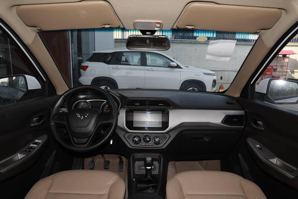 五菱宏光哪一款又拉货又能拉人,五菱宏光哪一款拉人舒适