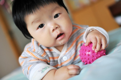 儿科医生：又一宝宝误食化妆品，致过敏！（附：误食处理方法）