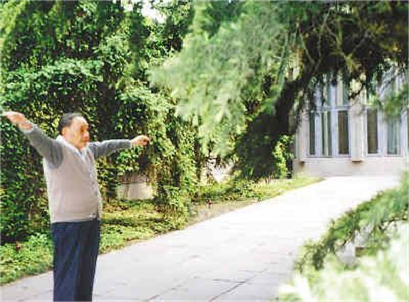 *小平邓**是个体育迷：夸刘国梁是好苗子，赛事紧张时也会“不淡定”