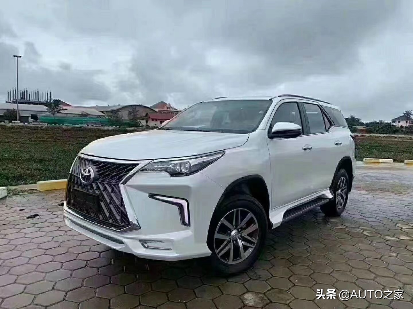 丰田奔跑者改装雷克萨斯前脸,奔跑者改装雷克萨斯黑武士