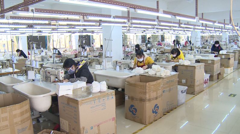 冬夜漫长而艰辛,冬夜漫长而寒冷