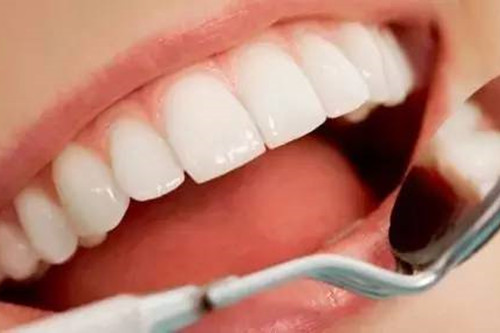 亲吻小宝宝的危害,亲吻宝宝的危害案例图片