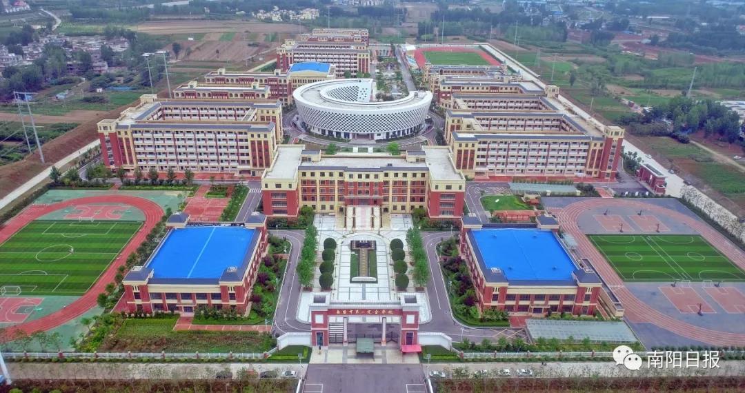 陪伴引领共同成长,南阳市第一完全学校全景校园