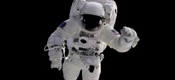 太空中的宇航员儿童画课件,儿童画画5-6岁创意画太空宇航员