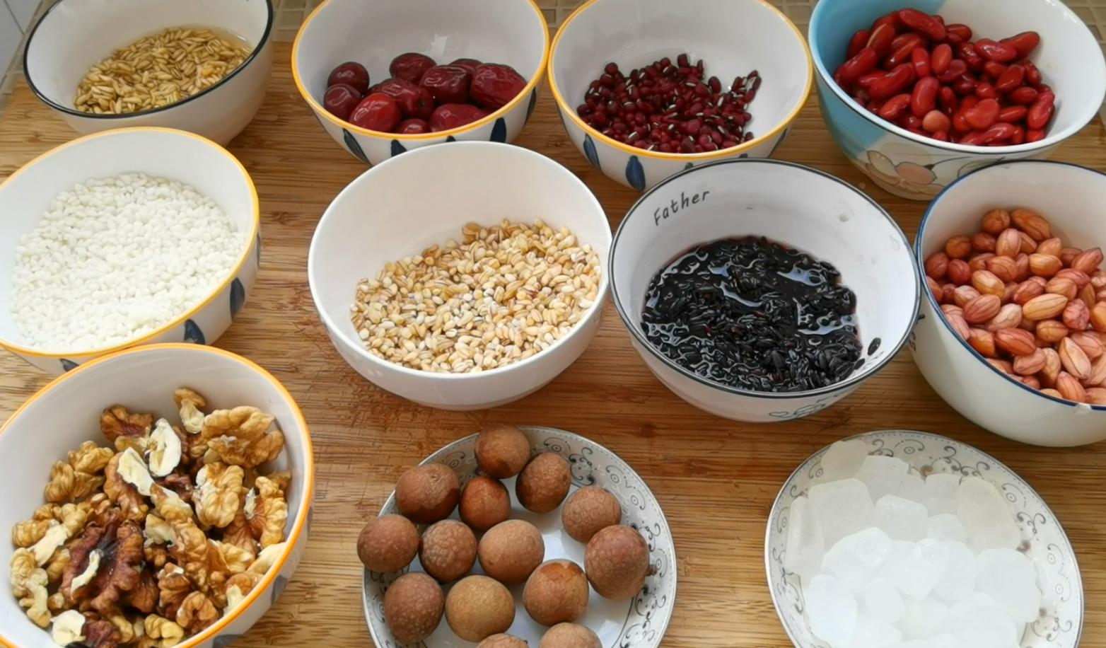 粥铺的八宝粥是怎么熬制的,八宝粥为什么煮得很粘稠