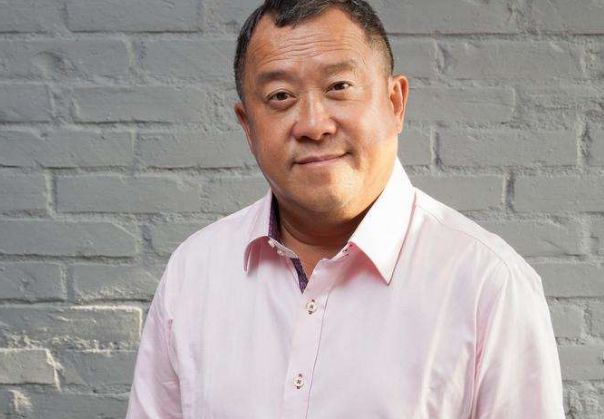 足球小将变身影坛大佬，他用奋斗稳坐大咖之位，因这一点口碑骤减