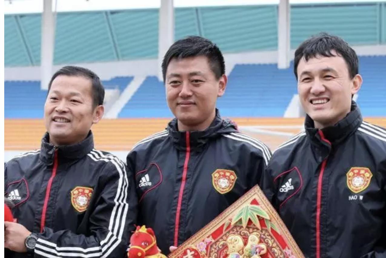 郝伟国奥首战首发,郝伟带国奥备战视频