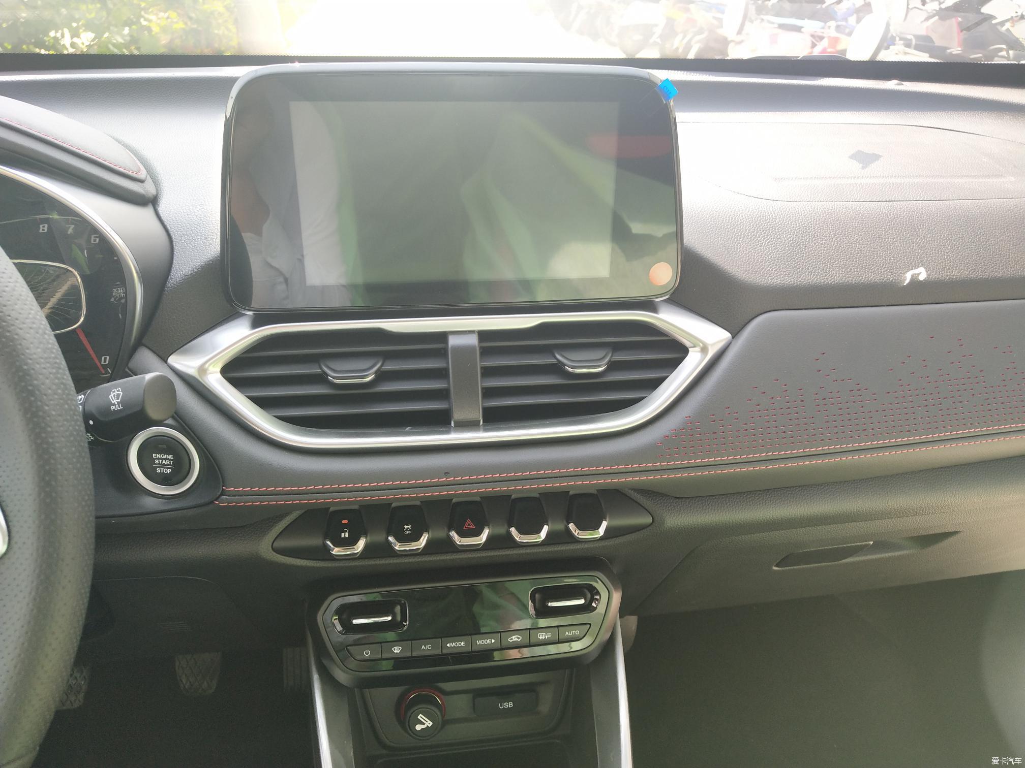 90后小伙喜提保时捷车,小伙喜提510