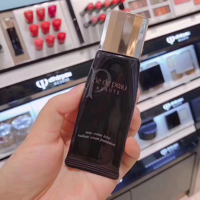 日本的彩妆品牌哪个气垫最好,日本最好用的十大粉底