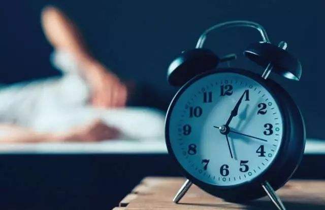 医生分享3个“不管不顾”睡眠法,如何不吃药改善失眠