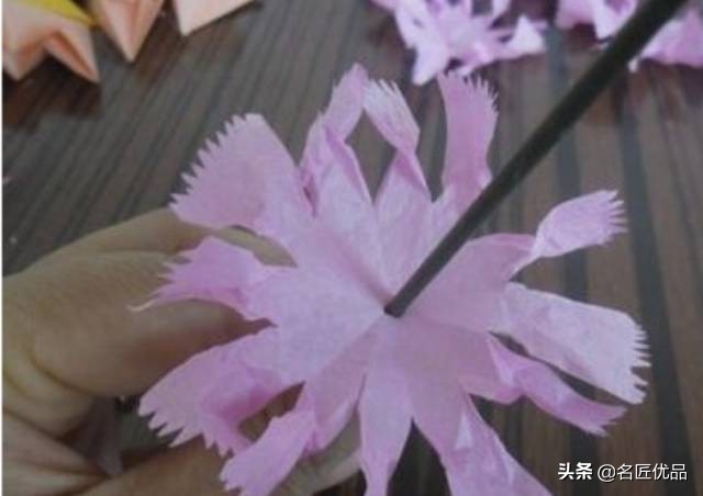 母亲节手工康乃馨简单又漂亮,母亲节适合给妈妈做的康乃馨手工