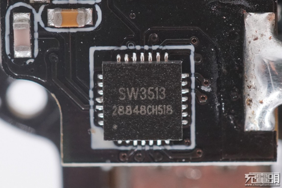 巨能移动电源拆解,绿巨能移动电源评测