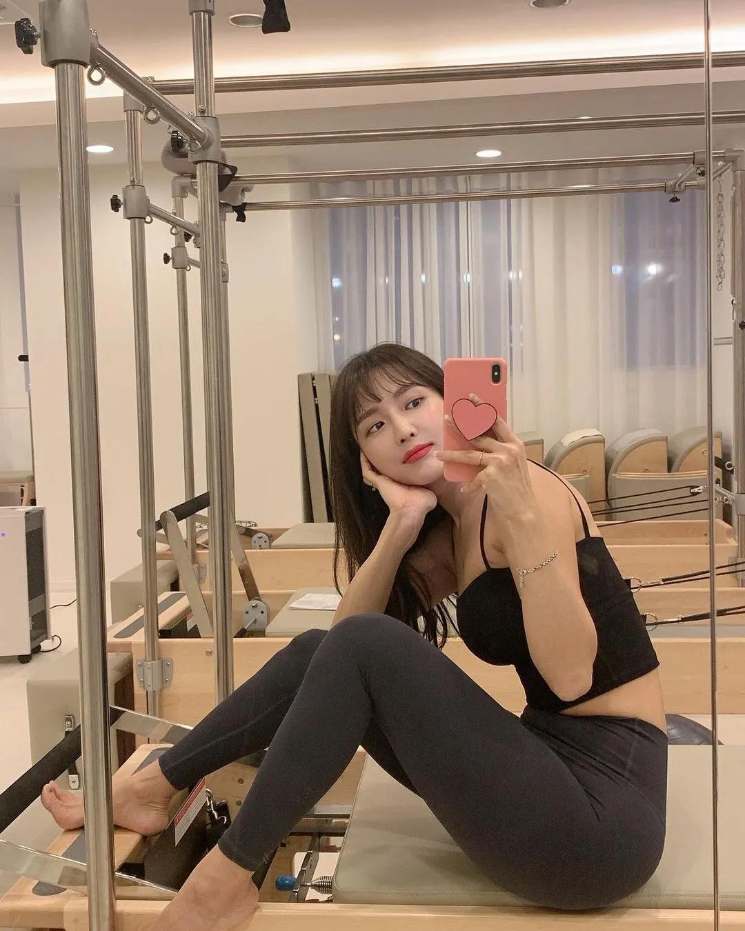 健身腹肌胸肌马甲线女,健身肌肉马甲线女