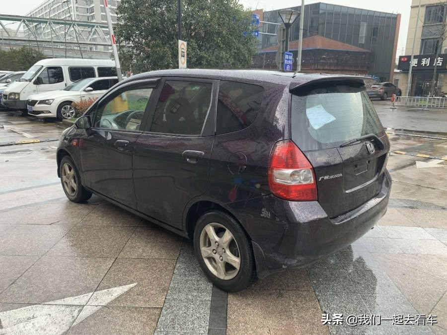 小伙买八万块钱飞度,小伙二手飞度视频