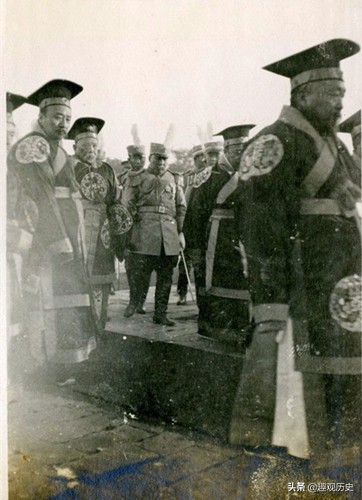 袁世凯称帝后喝稀粥吃咸菜，臣属纷纷赞其节俭，实情却令众人愕然