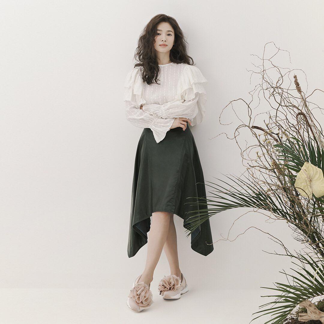 38岁宋慧乔晒照秀细腿,宋慧乔穿搭日常35岁