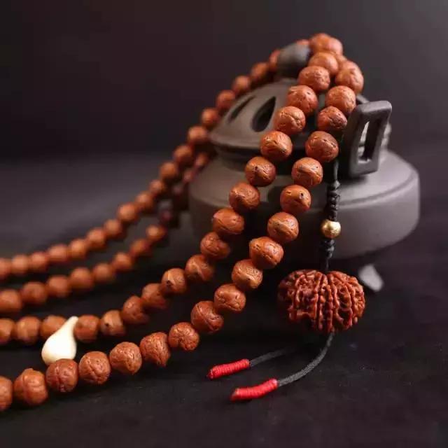 玛瑙手串十大灵性手串排名,木质手串排名黑檀手串