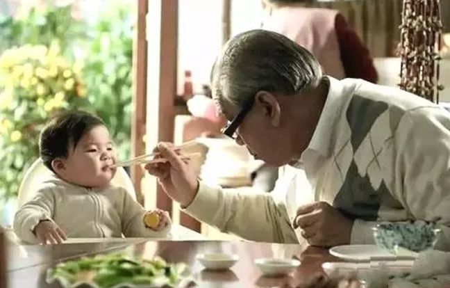 杜嘉班纳起诉辱华事件的曝光者,奢侈品牌辱华付出沉重代价