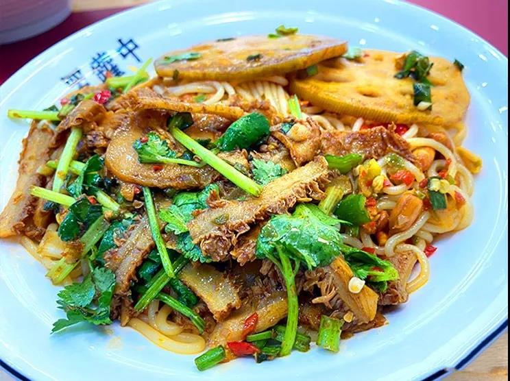 拌粉来啦~当夏天还未到来，罗罐中带来了新品