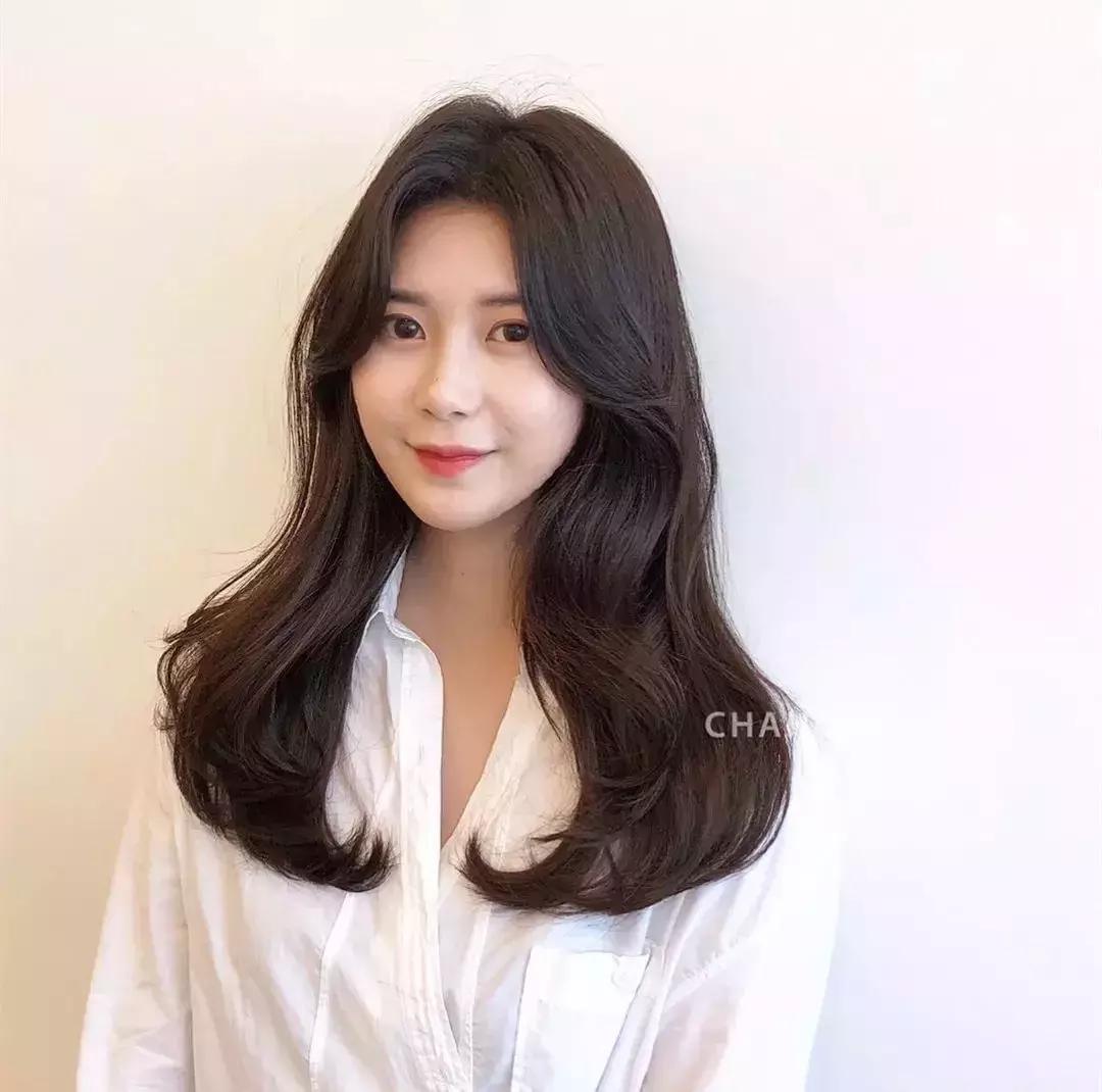 适合大脸的短发发型女最新,大脸妹子最适合的四款发型