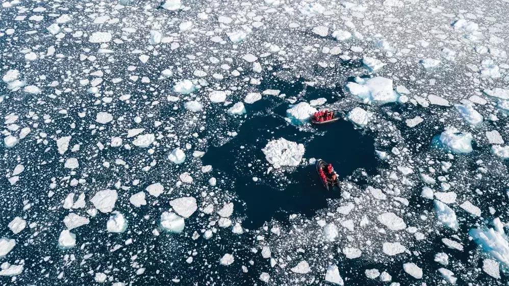皮艇上漂流,皮筏艇海上