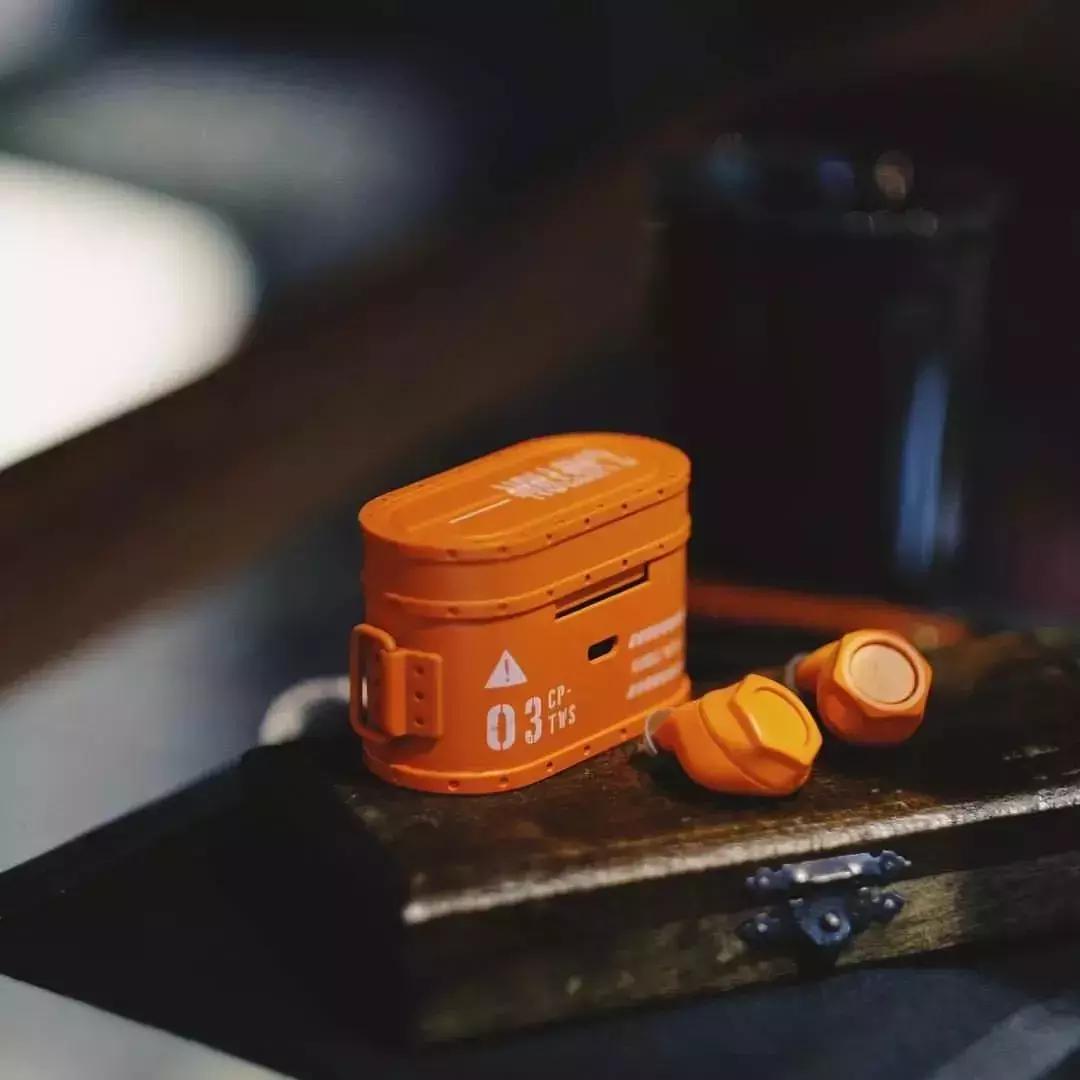 一款让你远离嘈杂环境的耳机,耳机能包容你所有的情绪