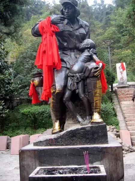 红军烈士龙思泉老照片,革命烈士龙思泉