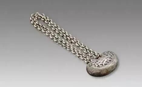 古代双寿长命锁,古人颈饰长命锁