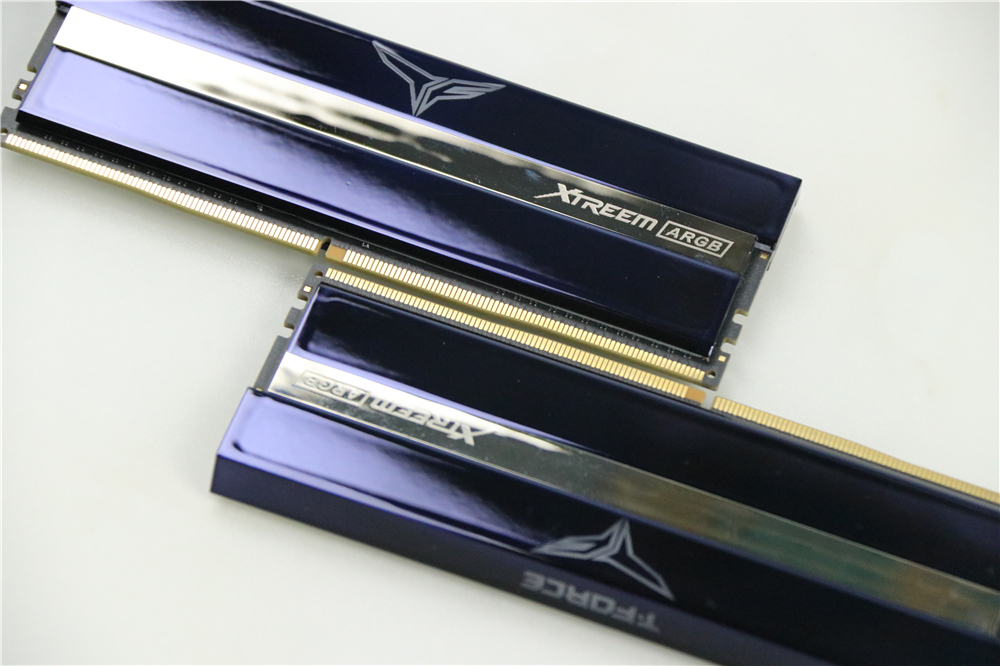 技嘉gigabytez490visiong,2000元技嘉z790主板