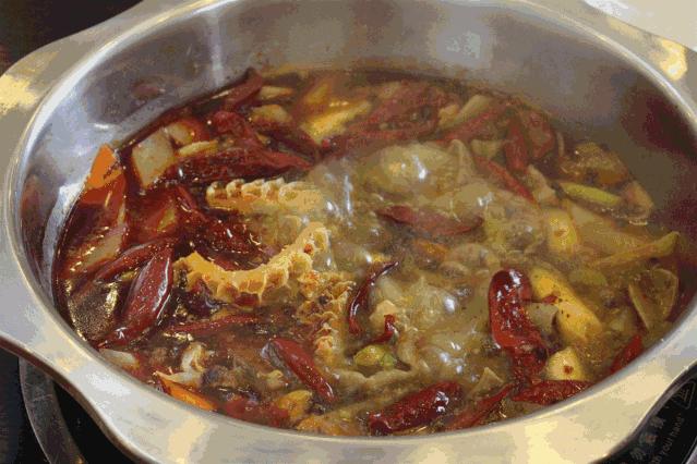 吃火锅必点的菜品毛肚,毛肚那么贵为什么自助火锅随便吃