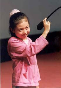 暖春演员今昔对比小花大学毕业,暖春小花影后