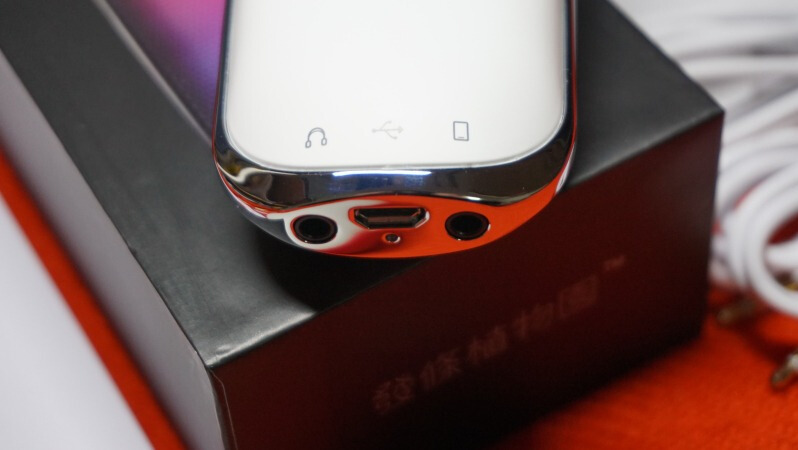 在车上唱K？别以为是开玩笑，这款LED声动麦克风能帮你实现