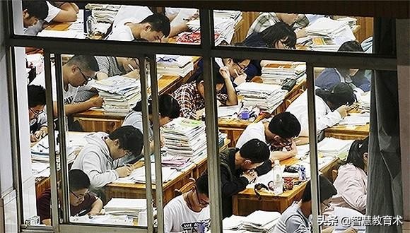 安徽毛坦厂中学读书视频,安徽毛坦厂中学同学读书的样子