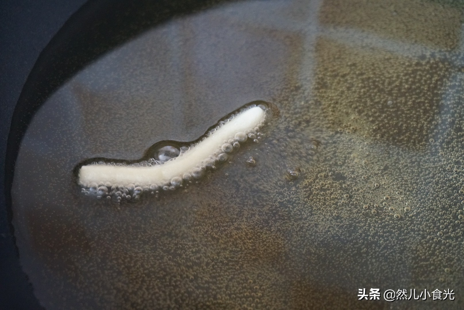 沙琪玛做法用泡打粉还是小苏打,做沙琪玛用泡打粉好还是苏打粉好